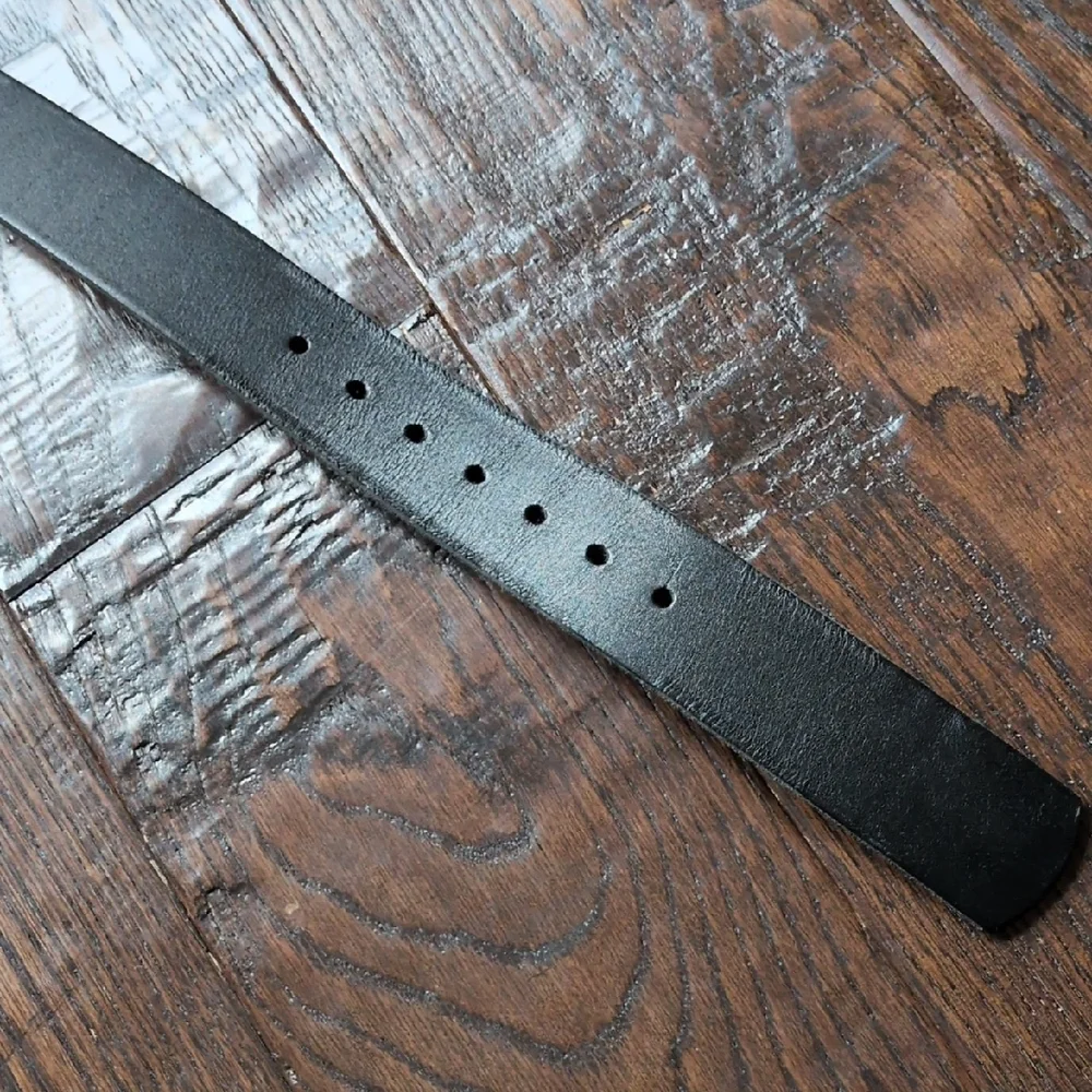 FISH CREEK MOCCASIN I Classic Black Leather Belt with Silver Pewter Buckle, 36